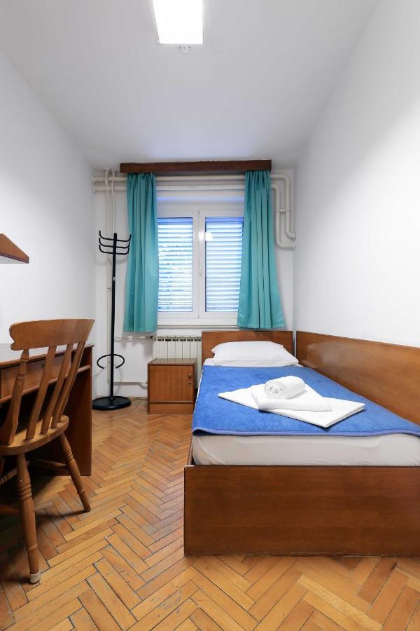 Rooms Studentsko Naselje Ivan Goran Kovacic Rijeka Rum bild